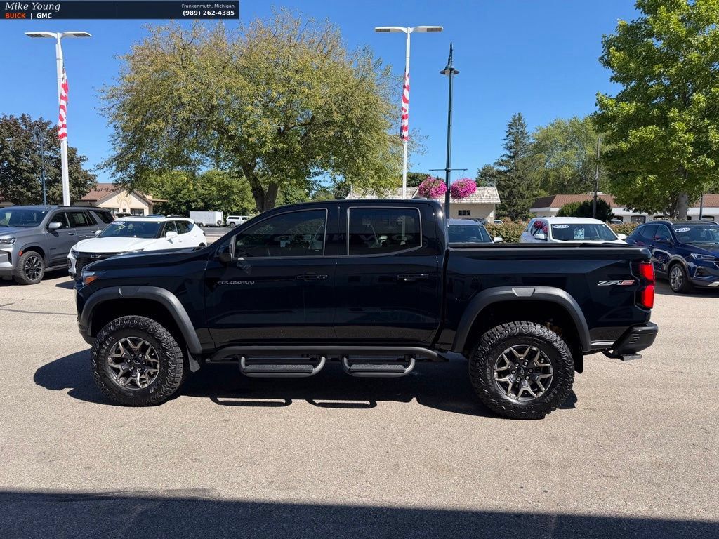 Used 2026 Chevrolet Colorado ZR2 w/ Technology Package AWD/4WD image 8