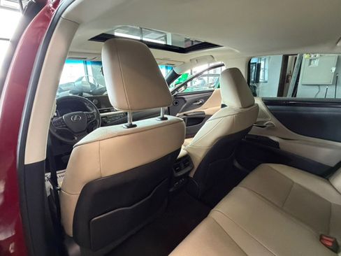 Used 2020 Lexus ES 350 w/ Premium Package image 27