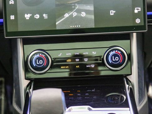 Used 2023 Land Rover Range Rover SE AWD/4WD image 14