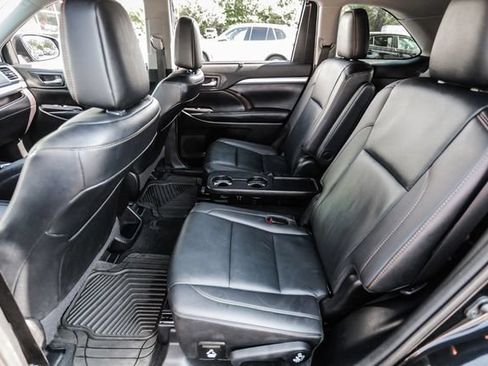 Used 2019 Toyota Highlander XLE AWD/4WD image 53