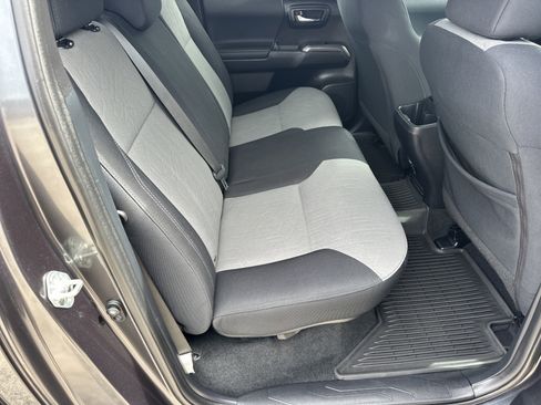 Used 2020 Toyota Tacoma TRD Sport RWD image 17