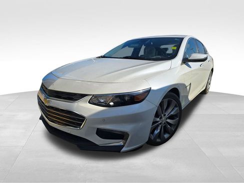 Used 2016 Chevrolet Malibu Premier w/ Driver Confidence Package II image 4