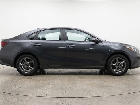 Used 2025 Kia K4 LXS image 11