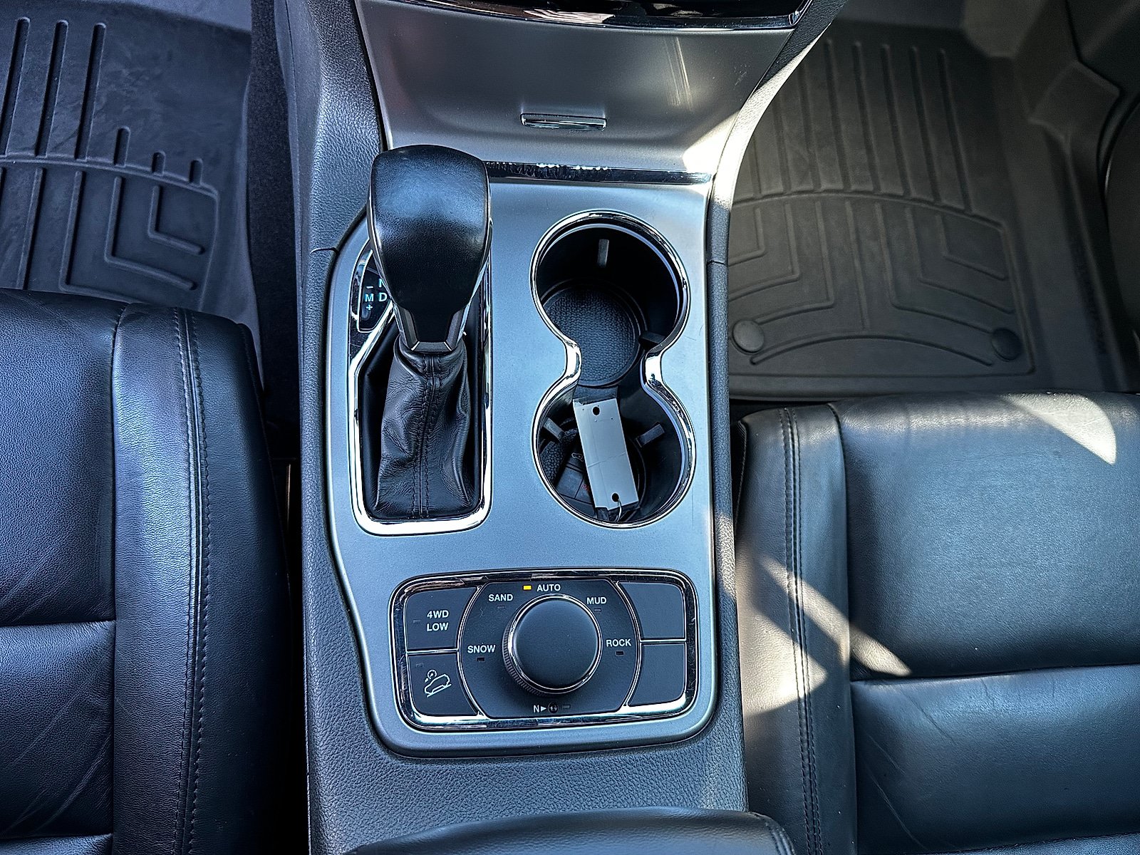 Used 2020 Jeep Grand Cherokee Limited w/ Premium Lighting Group AWD/4WD image 19