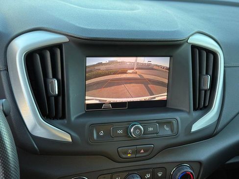 Used 2023 GMC Terrain SLE w/ Driver Convenience Package image 26