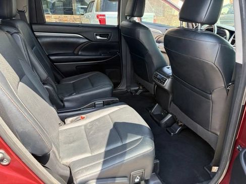 Used 2018 Toyota Highlander Limited Platinum AWD/4WD image 37