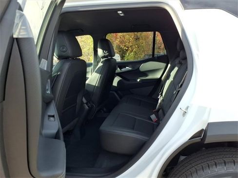 New 2026 Chevrolet Equinox LT w/ Convenience Package II image 11