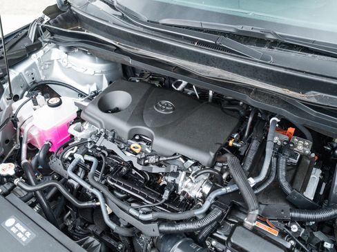 Used 2023 Toyota Sienna XSE FWD image 10