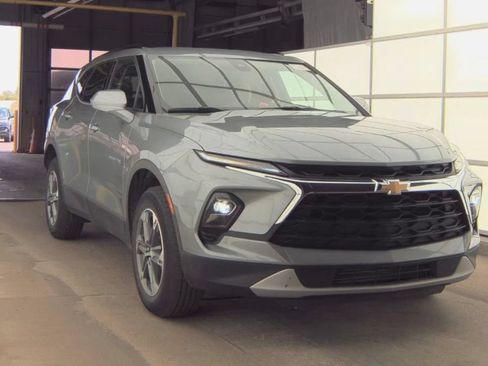 Used 2024 Chevrolet Blazer LT w/ Convenience Package FWD image 1