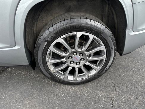 Used 2023 GMC Acadia Denali w/ Denali Ultimate Package image 9