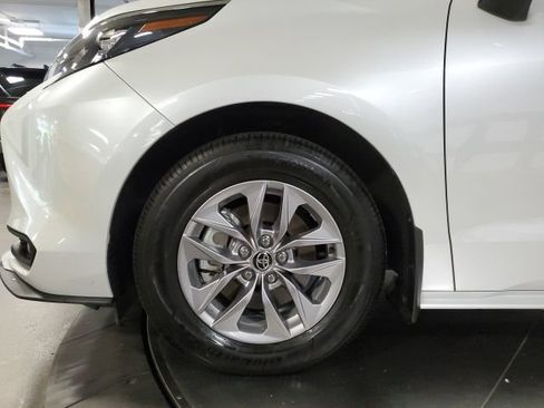 Used 2026 Toyota Sienna XLE AWD/4WD image 27