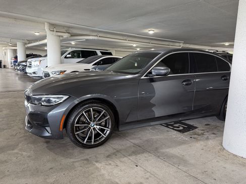 Used 2021 BMW 330i Sedan w/ Convenience Package RWD image 11