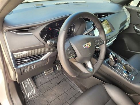 Used 2023 Cadillac XT4 Sport image 22