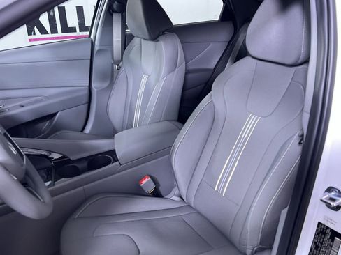 New 2025 Hyundai Elantra Blue image 12