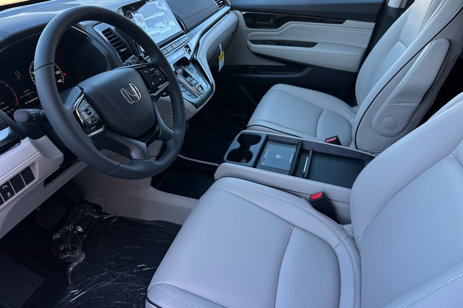 New 2027 Honda Odyssey Touring image 4
