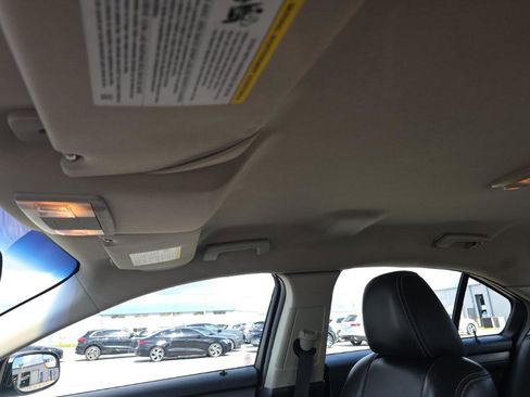 Used 2012 Ford Taurus SEL FWD image 17
