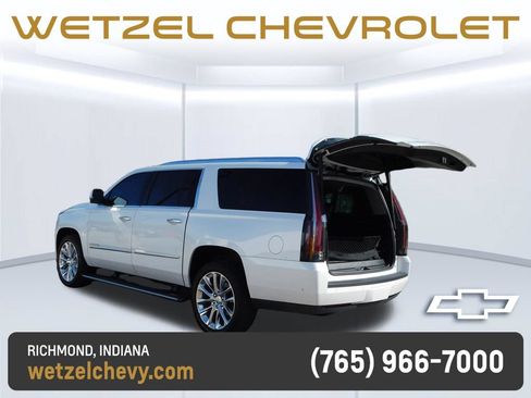 Certified 2020 Cadillac Escalade ESV Premium Luxury AWD/4WD image 26
