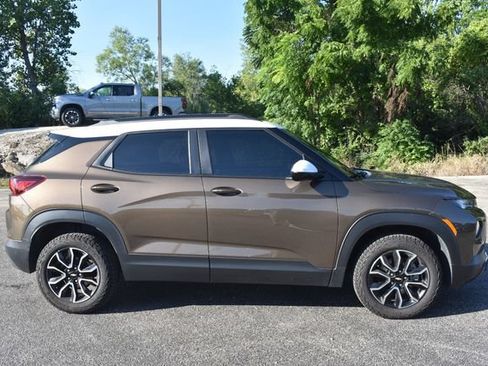 Used 2021 Chevrolet TrailBlazer ACTIV w/ Sun and Liftgate Package AWD/4WD image 2