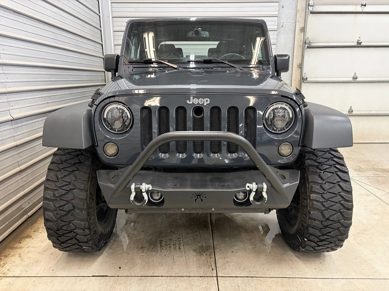 Used 2016 Jeep Wrangler Rubicon w/ Power Convenience Group AWD/4WD image 2