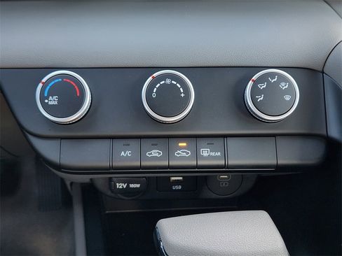 New 2025 Hyundai Elantra SE image 19