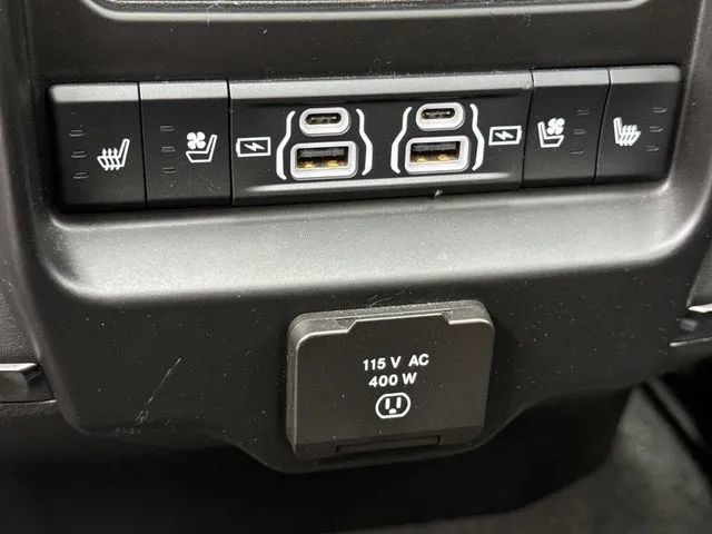 Used 2024 RAM 1500 Limited AWD/4WD image 22