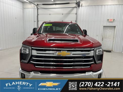 Used 2025 Chevrolet Silverado 3500 LTZ w/ LTZ Premium Package AWD/4WD image 7