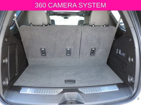 Used 2025 Chevrolet Tahoe High Country AWD/4WD image 15