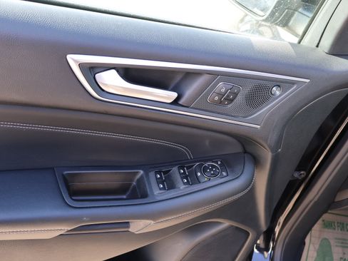 Used 2024 Ford Edge Titanium image 24