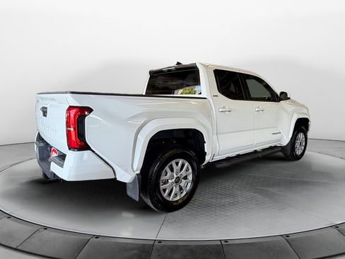 Used 2025 Toyota Tacoma SR5 image 7
