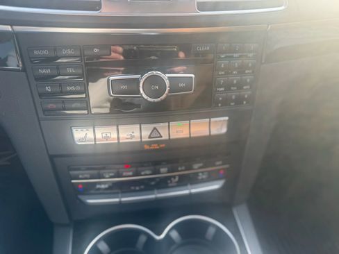 Used 2014 Mercedes-Benz E 350 4MATIC Coupe image 31