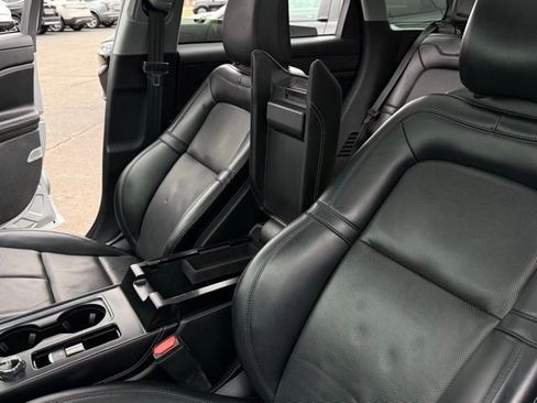 Used 2022 Lincoln Corsair AWD w/ Premium Package image 31