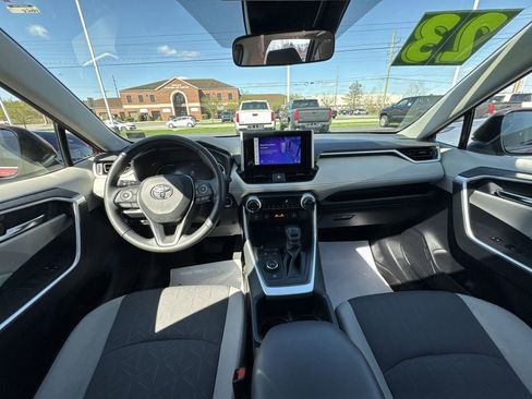 Used 2023 Toyota RAV4 XLE w/ Convenience Package image 10