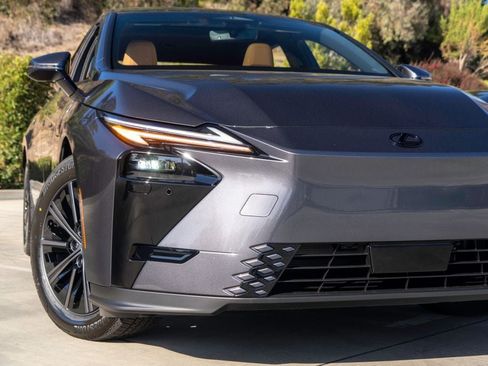 New 2026 Lexus ES 500e AWD/4WD image 6