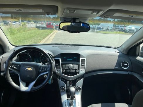 Used 2012 Chevrolet Cruze LT w/ All-Star Edition FWD image 5