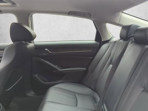 Used 2022 Honda Accord Touring image 15