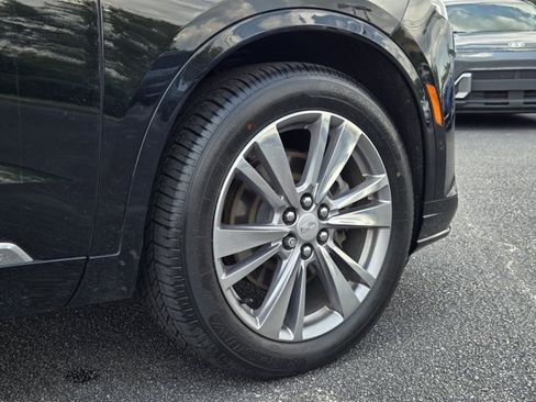 Used 2023 Cadillac XT6 Premium Luxury w/ Platinum Package AWD/4WD image 7