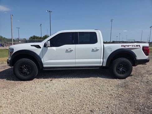 Used 2024 Ford F150 Raptor AWD/4WD image 9