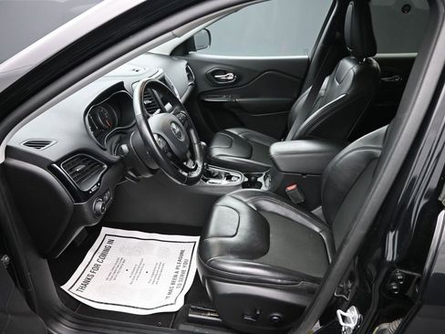 Used 2021 Jeep Cherokee Latitude Plus image 11