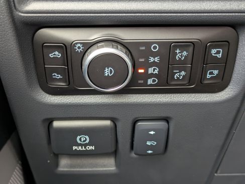Used 2025 Ford F150 Raptor AWD/4WD image 25