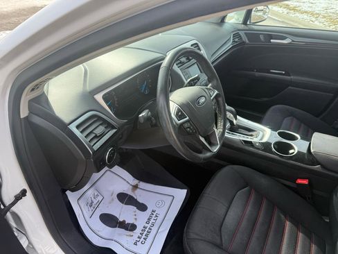 Used 2013 Ford Fusion SE image 12