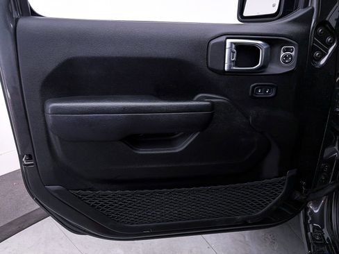 Used 2023 Jeep Gladiator Sport AWD/4WD image 13