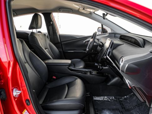 Used 2021 Toyota Prius Prime XLE image 31