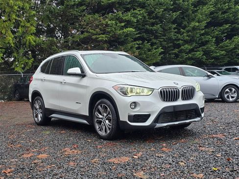 Used 2018 BMW X1 xDrive28i image 1