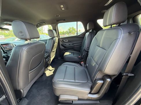 Used 2023 Chevrolet Traverse LT image 23