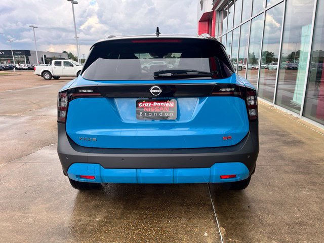 Used 2025 Nissan Kicks SR FWD image 3
