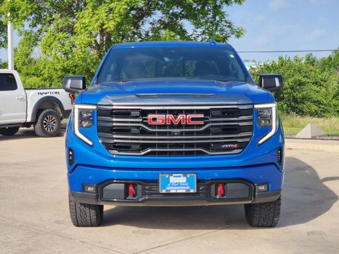 Used 2022 GMC Sierra 1500 AT4 w/ AT4 Premium Package AWD/4WD image 2