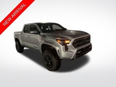Used 2024 Toyota Tacoma SR5 image 1