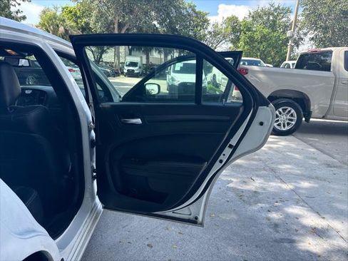 Used 2014 Chrysler 300 S RWD image 23