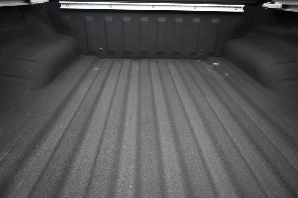 Used 2025 Nissan Frontier SV w/ SV Convenience Package AWD/4WD image 15