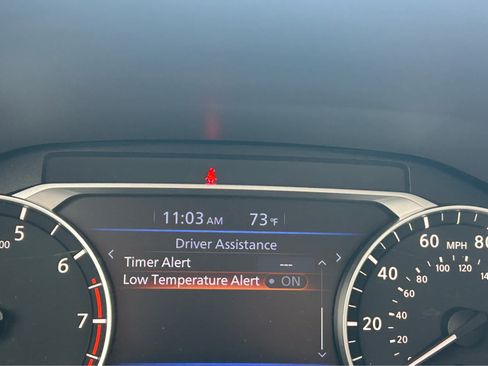 Used 2024 Nissan Altima 2.5 SV FWD image 30